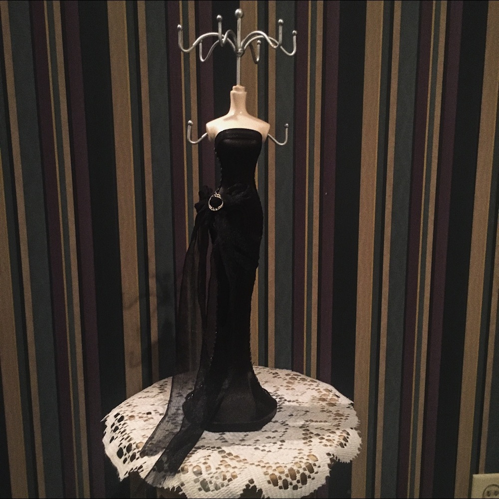 Elegant Black Dress Form Necklace Organizer Stand